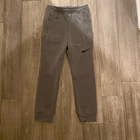 gray nike sweatpants - Picture 1 of 4